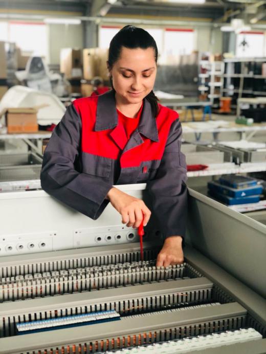  Female colleague at work