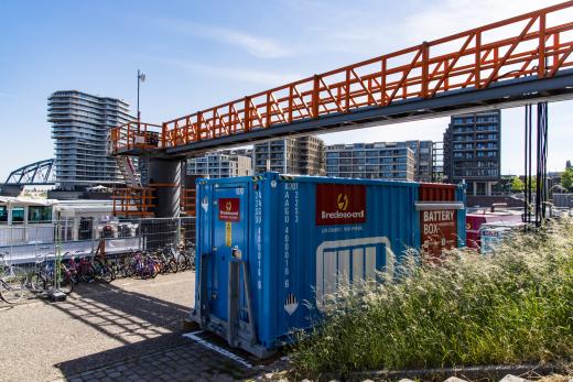 Alewijnse and Bredenoord realize silent and emission-free shore power for cruise ships with refugee shelters