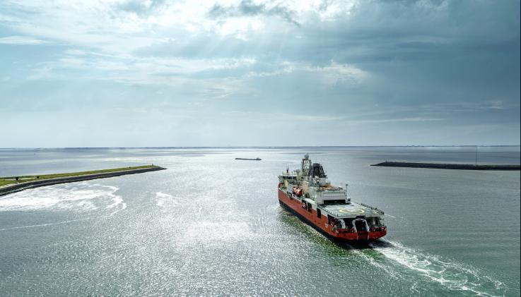 Alewijnse Nuyina leaving Damen Vlissingen